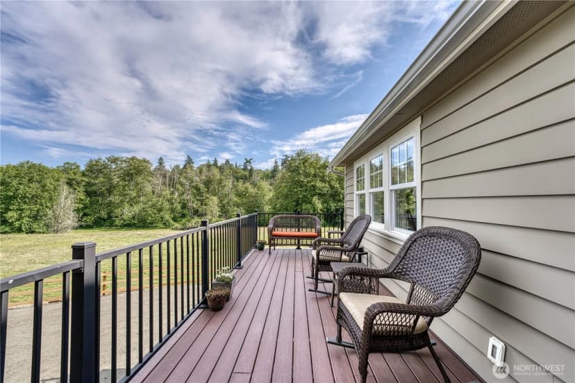 Property photo for 7021 Beach Drive E, Port Orchard photo 6