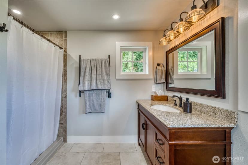 Property photo for 7021 Beach Drive E, Port Orchard photo 28