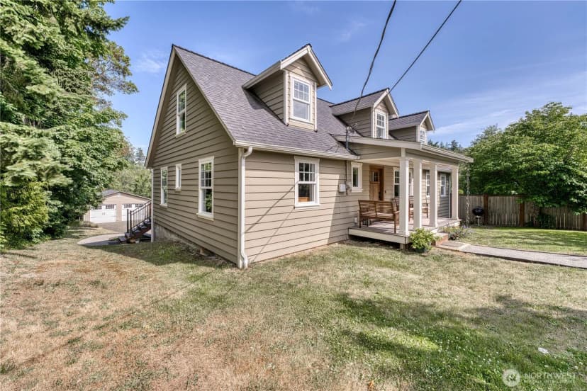 Property photo for 7021 Beach Drive E, Port Orchard photo 2