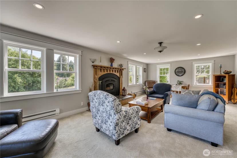 Property photo for 7021 Beach Drive E, Port Orchard photo 13