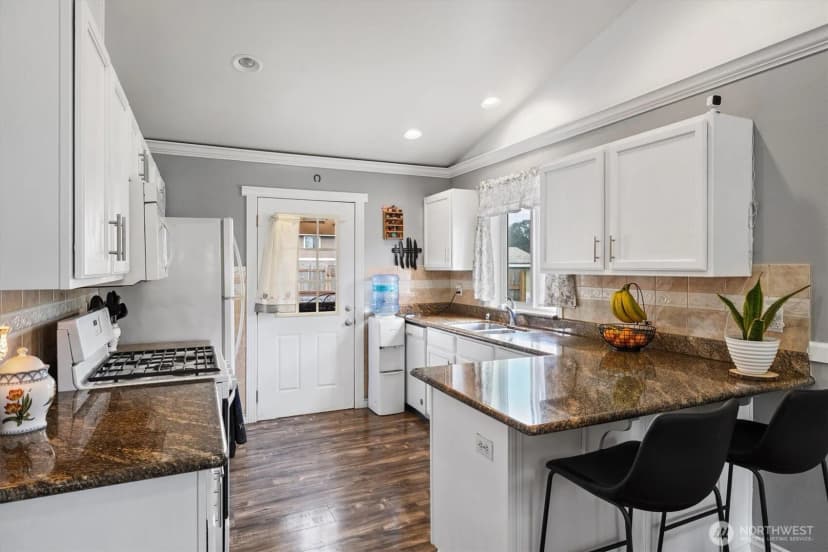Property photo for 139 169th Street E, Spanaway photo 10