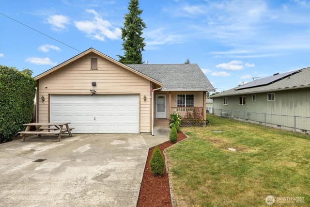 Property photo for 139 169th Street E, Spanaway
