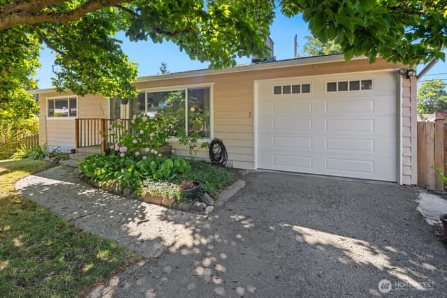 Property photo for 16204 Corliss Place N, Shoreline