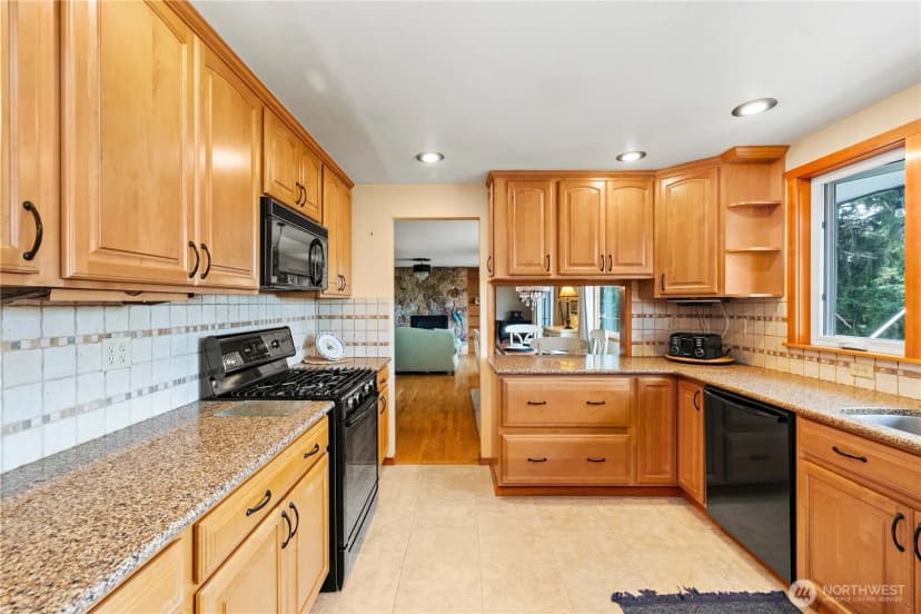 Property photo for 9439 108th Street Sw, Lakewood photo 13