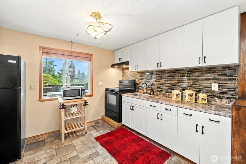 Property photo for 9439 108th Street Sw, Lakewood photo 27