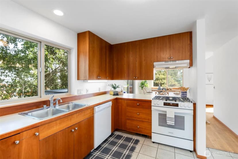 Property photo for 252 Myrtle Street, Port Townsend photo 18