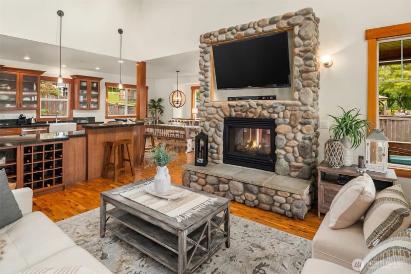 Property photo for 10904 W Lake Joy Drive Ne, Carnation photo 7