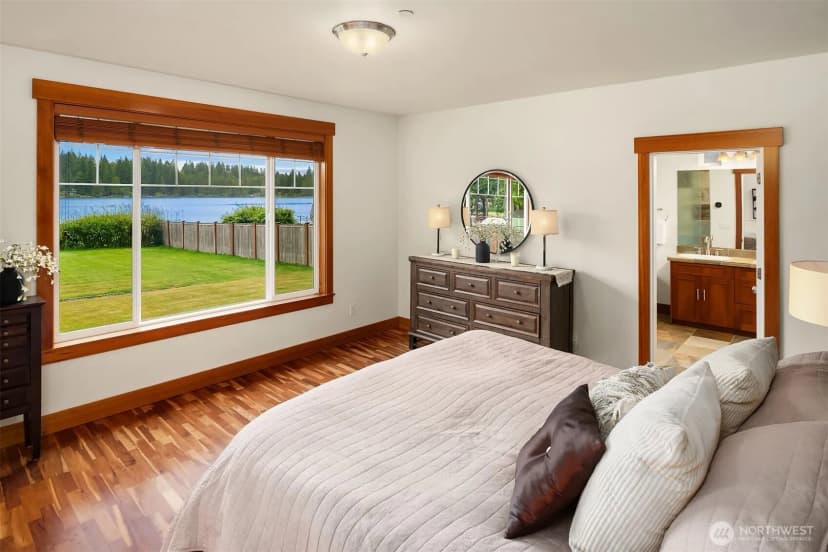 Property photo for 10904 W Lake Joy Drive Ne, Carnation photo 21