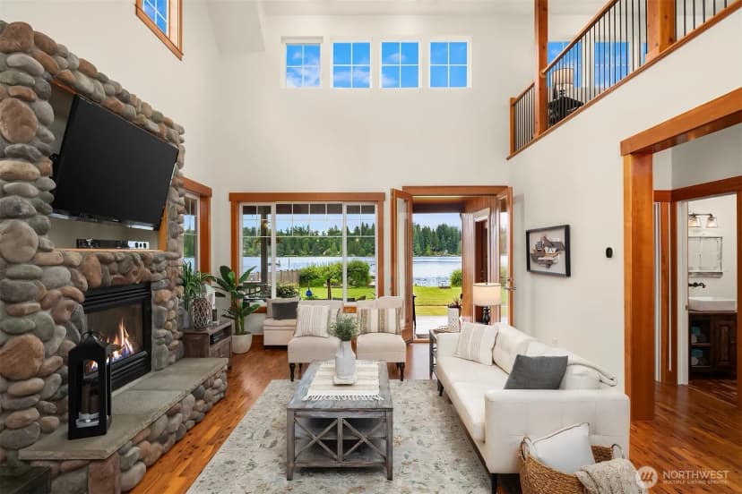 Property photo for 10904 W Lake Joy Drive Ne, Carnation photo 8