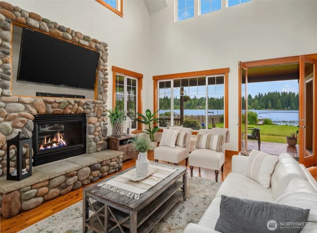 Property photo for 10904 W Lake Joy Drive Ne, Carnation photo 5