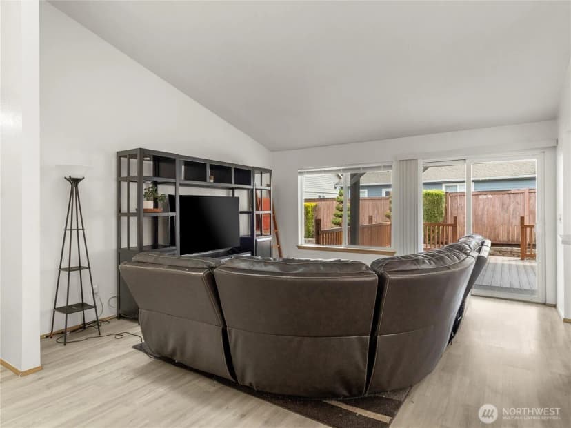 Property photo for 5415 Komachin Loop Se, Lacey photo 6