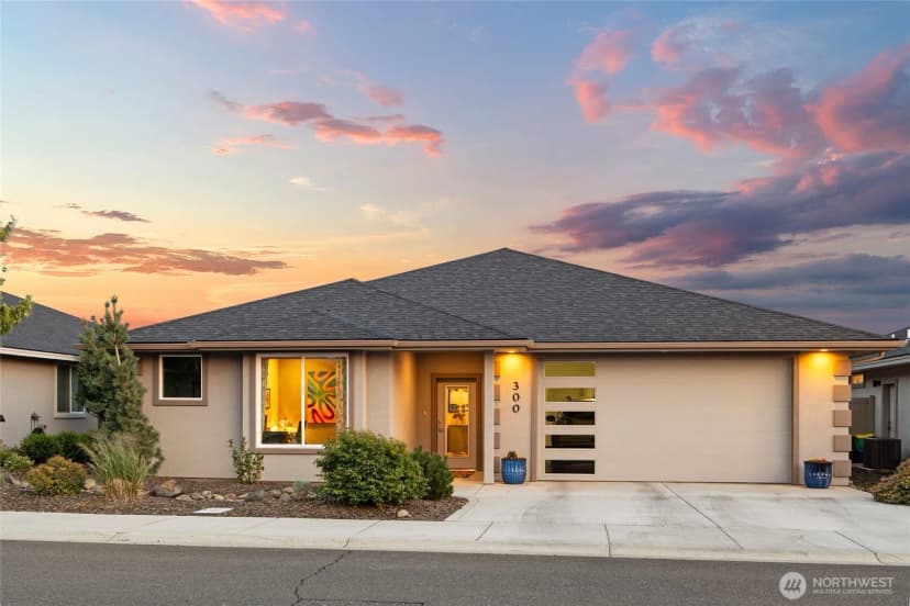 Property photo for 300 E Stanford Avenue, Ellensburg photo 2
