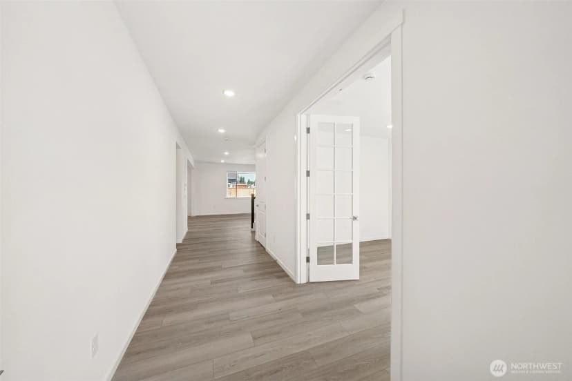 Property photo for 918 Lucas Avenue #18, Buckley photo 8