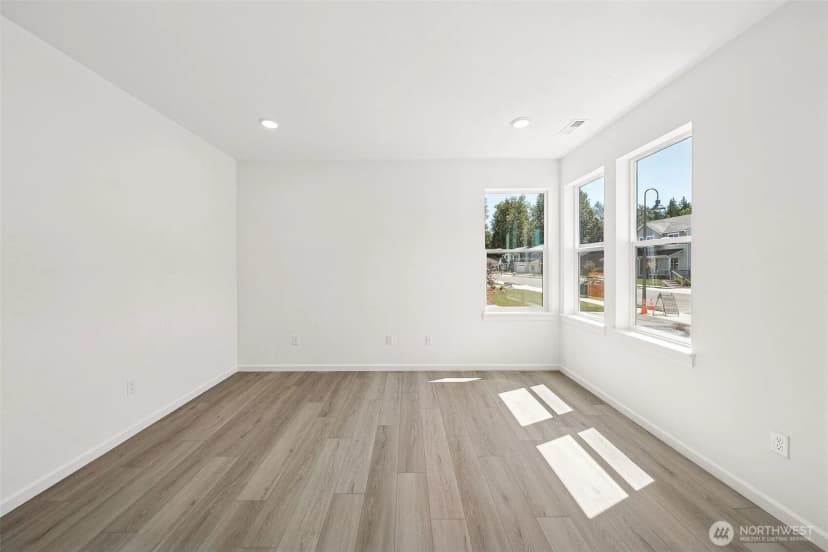 Property photo for 918 Lucas Avenue #18, Buckley photo 9