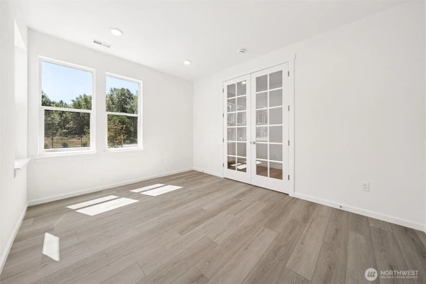 Property photo for 918 Lucas Avenue #18, Buckley photo 10