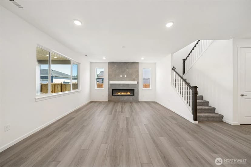Property photo for 918 Lucas Avenue #18, Buckley photo 12