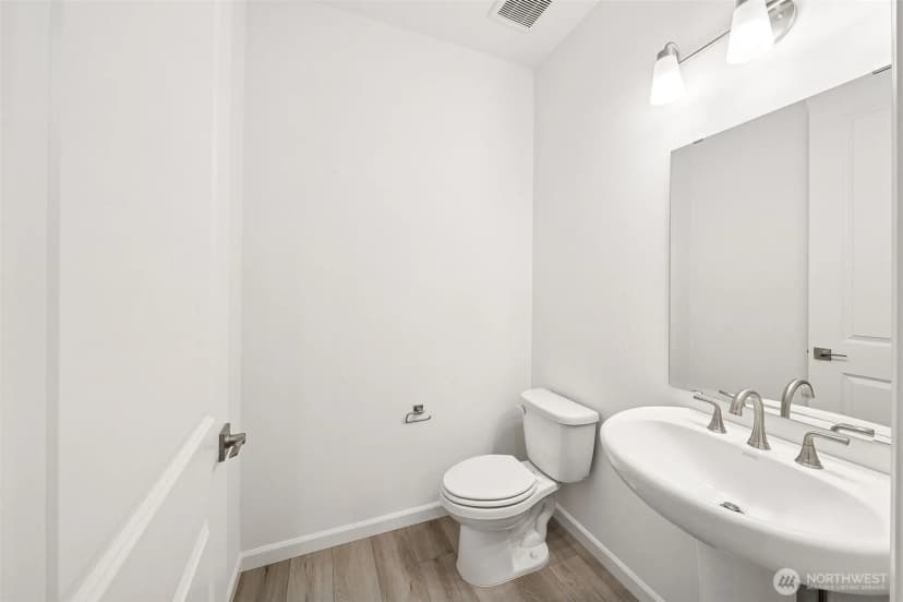 Property photo for 918 Lucas Avenue #18, Buckley photo 11