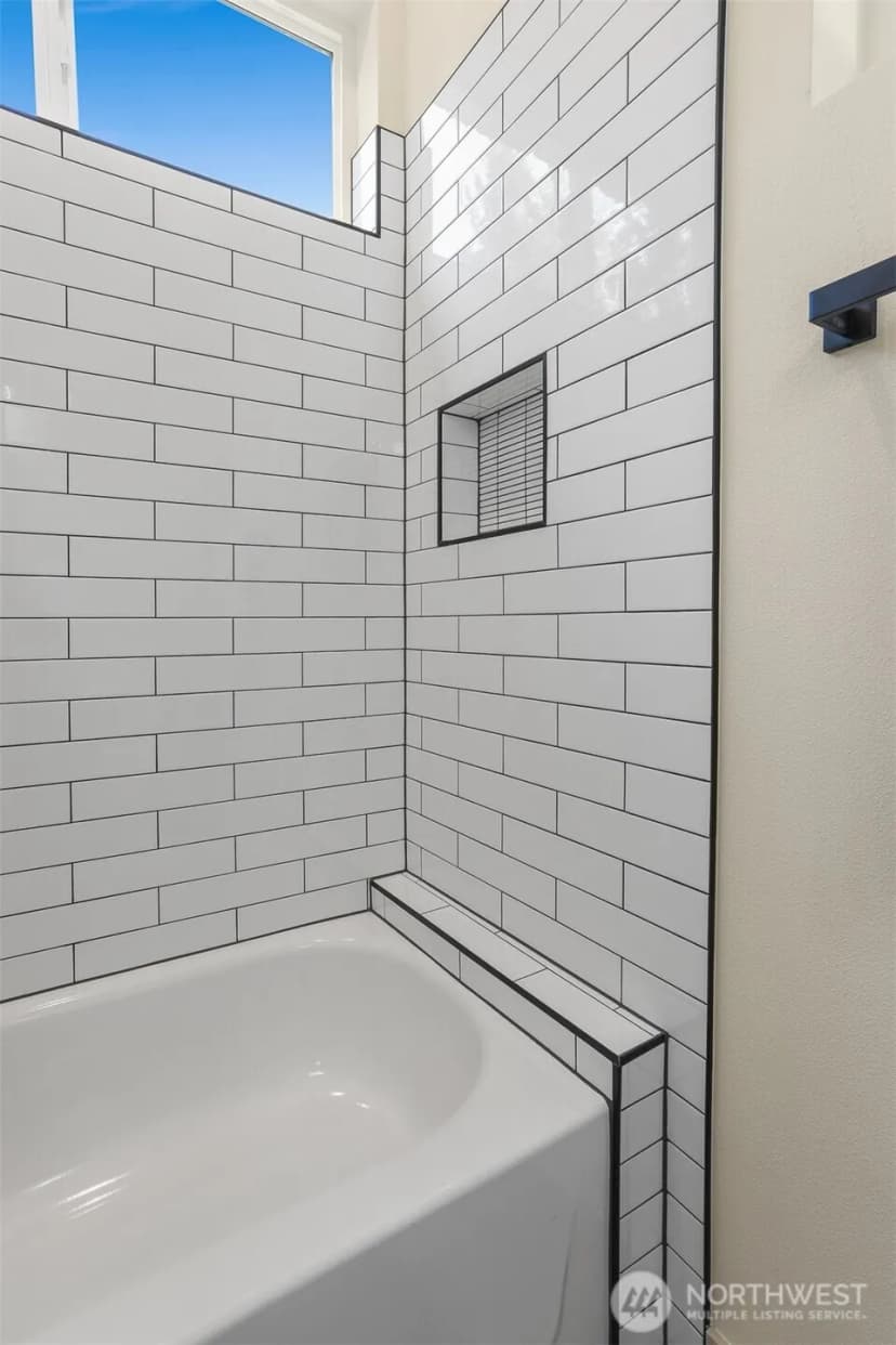 Property photo for 14306 Dayton Avenue N, Seattle photo 24