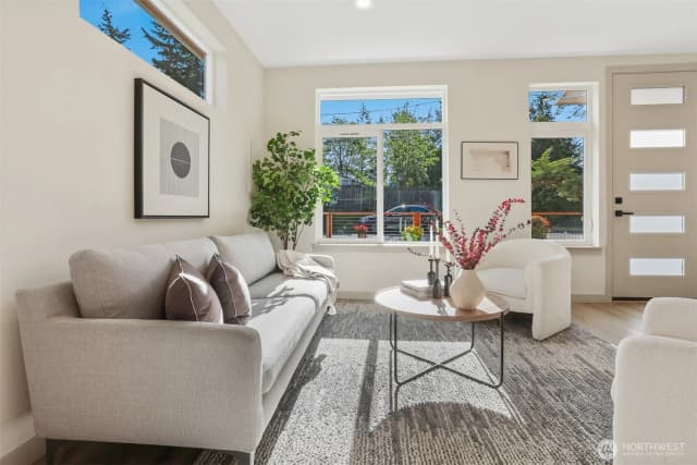 Property photo for 14306 Dayton Avenue N, Seattle photo 5