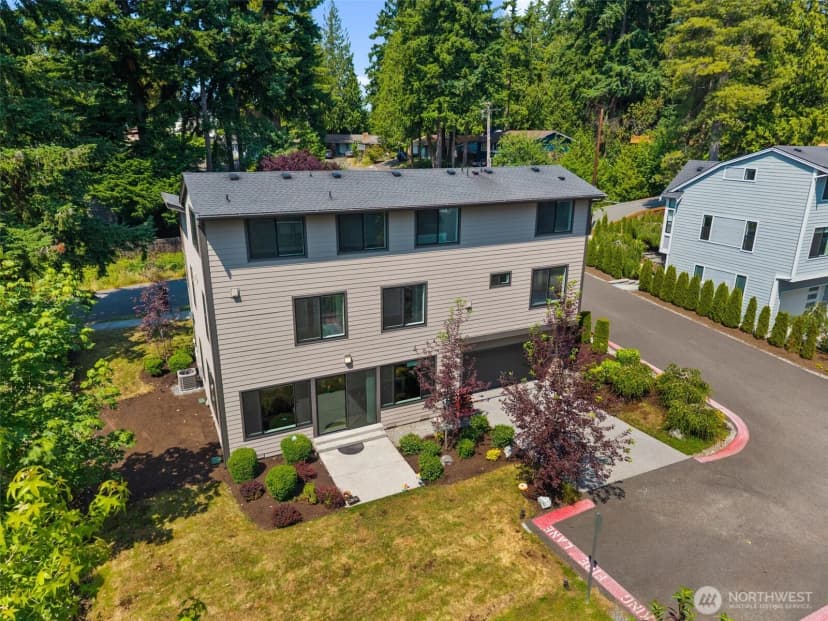 Property photo for 587 155th Place Ne, Bellevue photo 36
