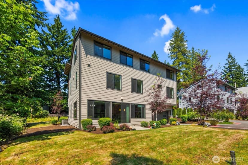 Property photo for 587 155th Place Ne, Bellevue photo 38