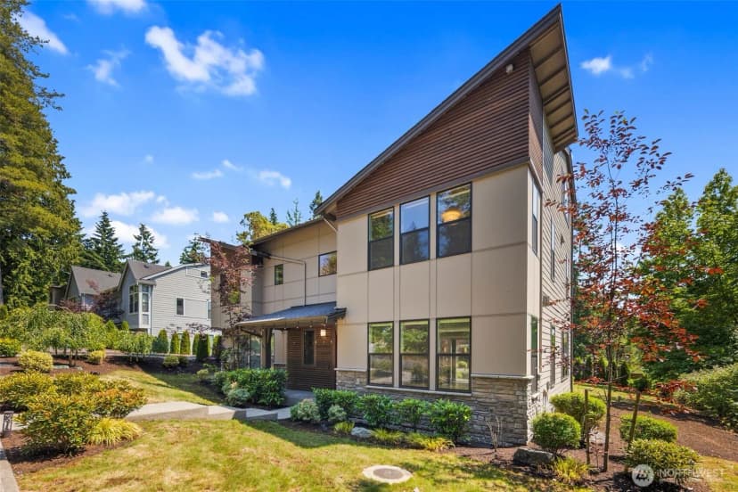 Property photo for 587 155th Place Ne, Bellevue