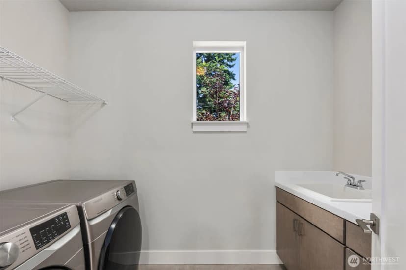 Property photo for 587 155th Place Ne, Bellevue photo 29