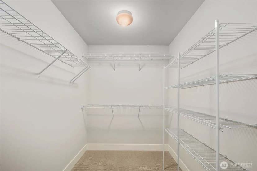 Property photo for 587 155th Place Ne, Bellevue photo 16