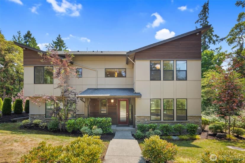Property photo for 587 155th Place Ne, Bellevue photo 3