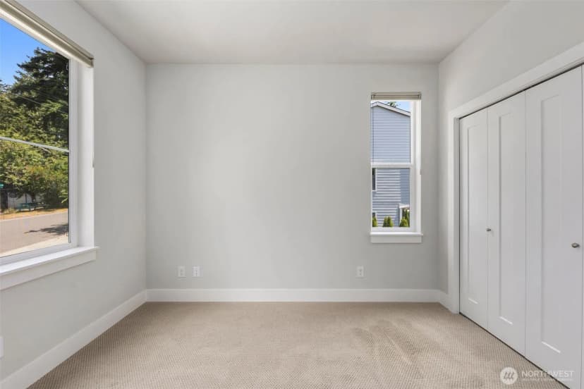 Property photo for 587 155th Place Ne, Bellevue photo 33