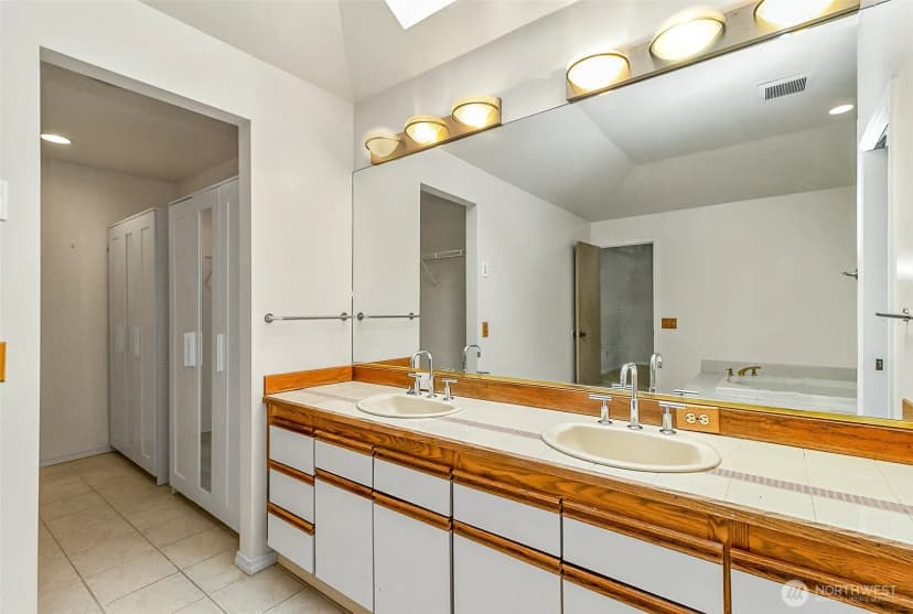 Property photo for 17002 Se 43rd Street, Bellevue photo 20