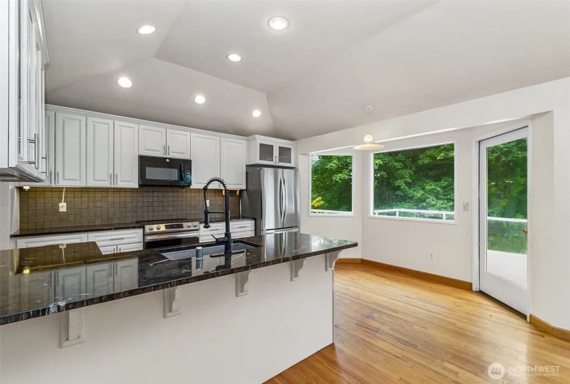 Property photo for 17002 Se 43rd Street, Bellevue photo 6