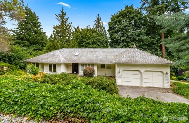 Property photo for 17002 Se 43rd Street, Bellevue photo 2