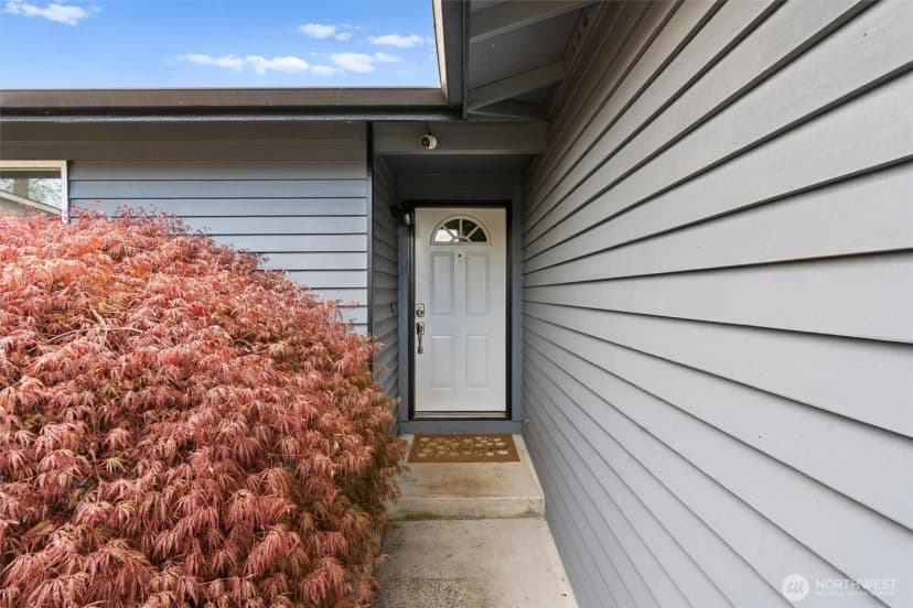 Property photo for 10728 20th Place W, Everett photo 2