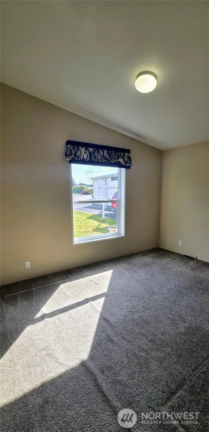 Property photo for 57 Clemons Road #17, Montesano photo 17