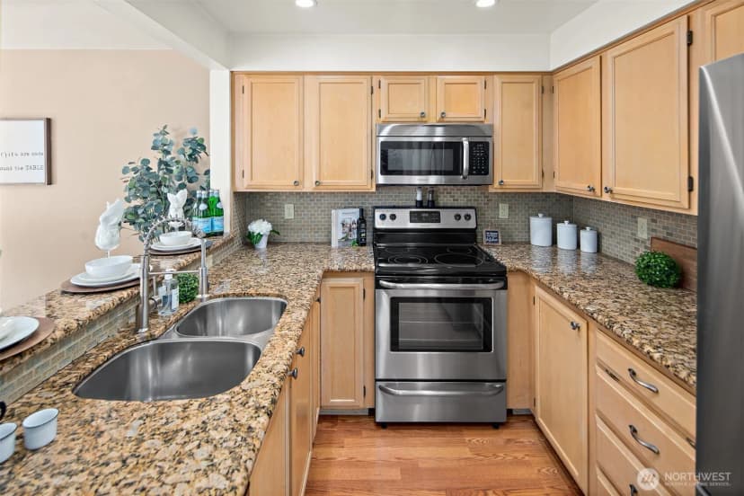 Property photo for 927 132nd Street Sw #b2, Everett photo 14