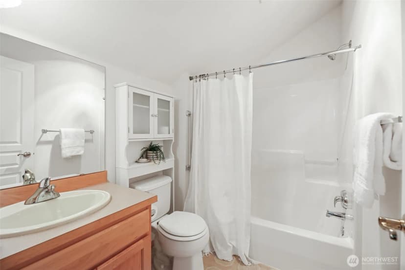 Property photo for 1160 Decatur Circle, Burlington photo 22
