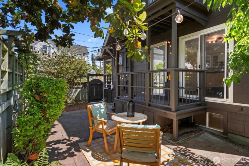Property photo for 121 28th Avenue S, Seattle photo 17