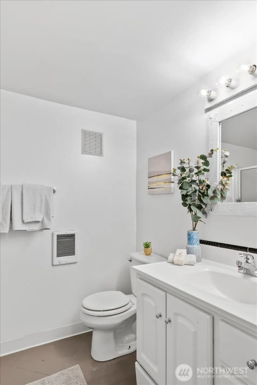 Property photo for 121 28th Avenue S, Seattle photo 14