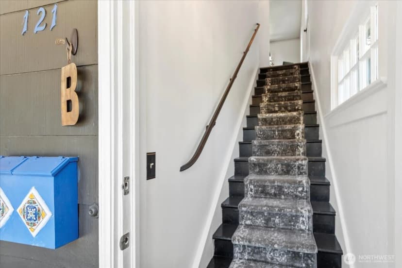 Property photo for 121 28th Avenue S, Seattle photo 19
