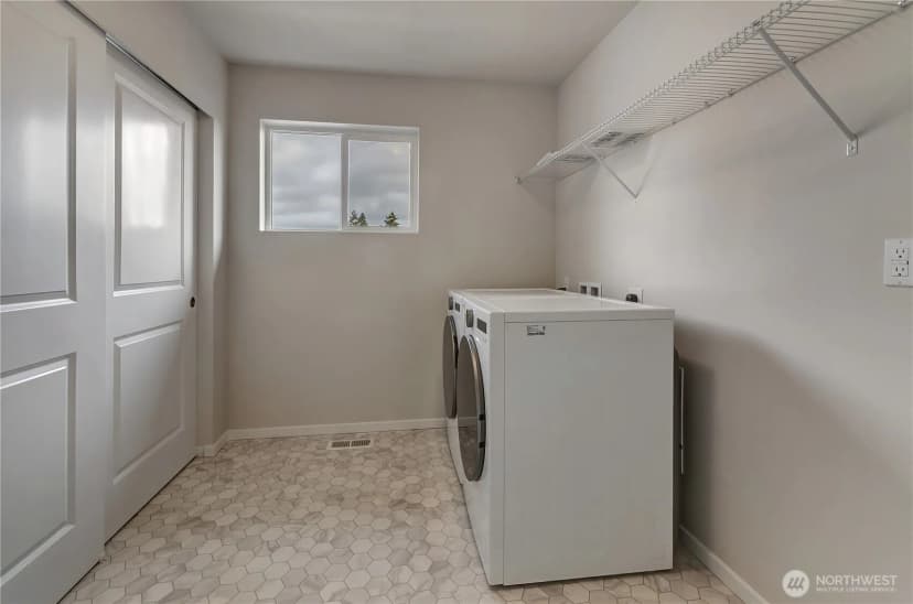 Property photo for 18304 37th Avenue E, Tacoma photo 16