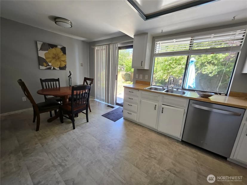 Property photo for 10924 Se 183rd Court, Renton photo 8