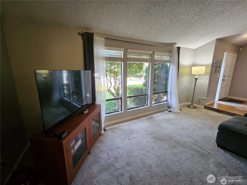 Property photo for 10924 Se 183rd Court, Renton photo 4