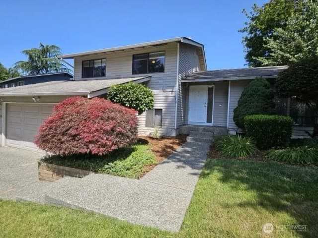 Property photo for 10924 Se 183rd Court, Renton photo 2