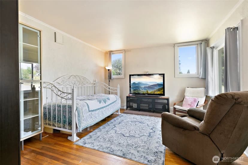 Property photo for 6102 S J Street, Tacoma photo 3