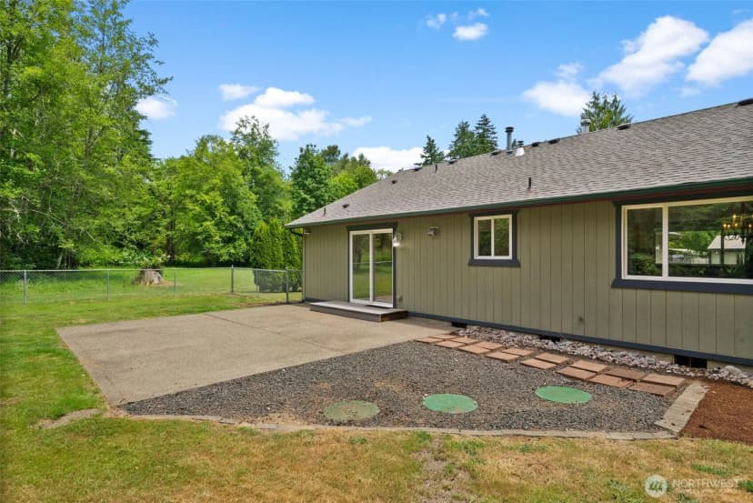 Property photo for 7207 Lakeside St Sw, Olympia photo 32