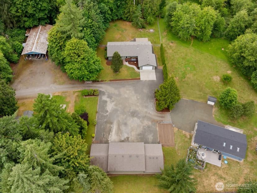 Property photo for 7207 Lakeside St Sw, Olympia photo 3