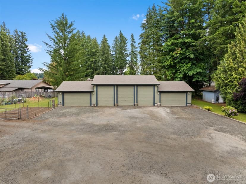 Property photo for 7207 Lakeside St Sw, Olympia photo 2