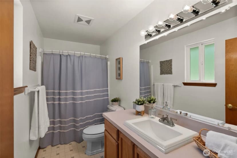 Property photo for 7207 Lakeside St Sw, Olympia photo 19