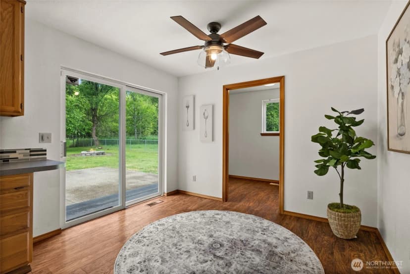 Property photo for 7207 Lakeside St Sw, Olympia photo 14
